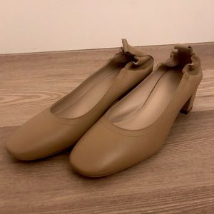 NWT Everlane Day Heel, Taupe Size 9